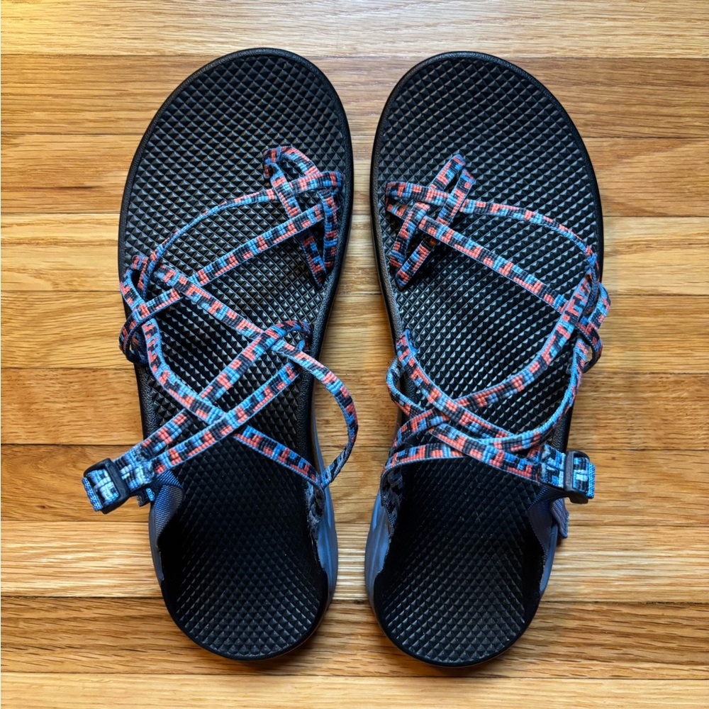 Chaco Women’s Zong, size 11